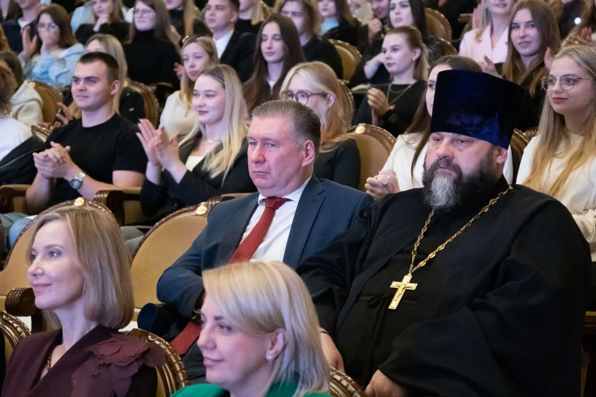 Юрий Матузов поздравил коллектив Центрального филиала Университета правосудия с 25-летием подразделения Юрий Матузов поздравил коллектив Центрального филиала Университета правосудия с 25-летием подразделения