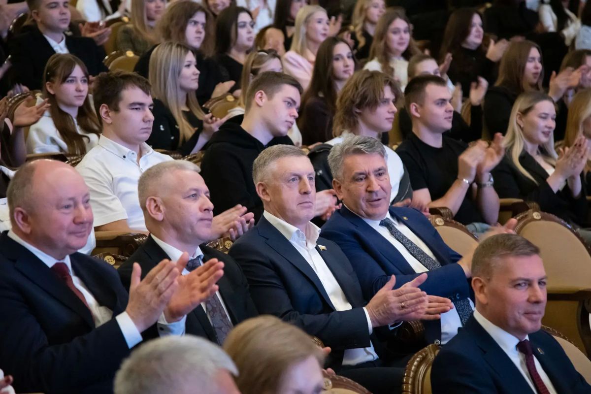 Юрий Матузов поздравил коллектив Центрального филиала Университета правосудия с 25-летием подразделения Юрий Матузов поздравил коллектив Центрального филиала Университета правосудия с 25-летием подразделения