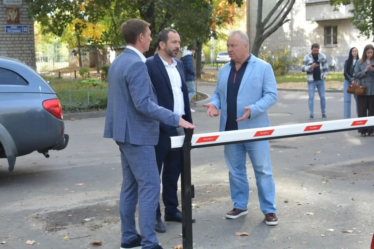Межведомственная комиссия проконтролировала благоустройство дворов в Железнодорожном районе Воронежа Межведомственная комиссия проконтролировала благоустройство дворов в Железнодорожном районе Воронежа