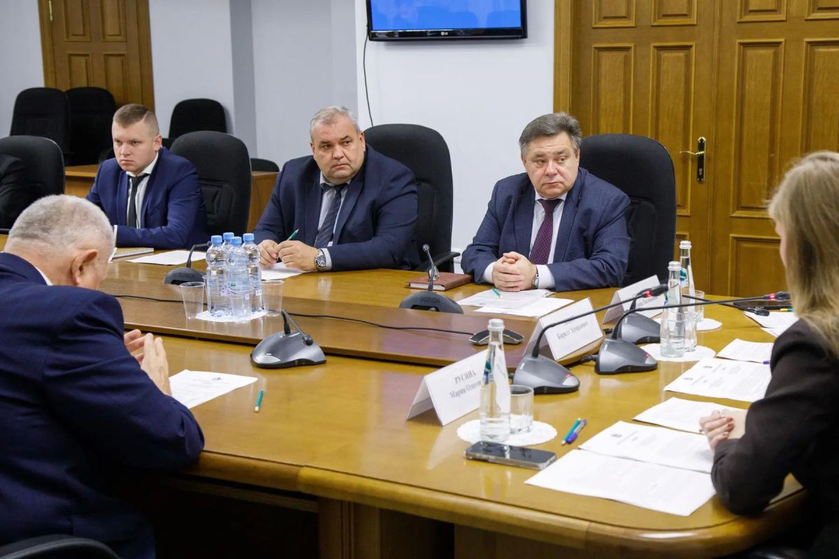 В областной Думе обсудили подготовку законопроекта об ограничении продажи бензина несовершеннолетним В областной Думе обсудили подготовку законопроекта об ограничении продажи бензина несовершеннолетним