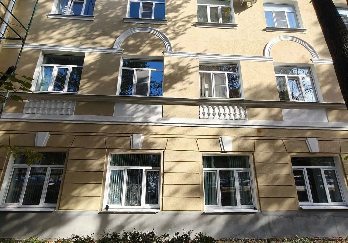 Сотрудники министерства здравоохранения Воронежской области в рамках рабочего визита оценили ход работ по ремонту фасада здания ВГКБ №3