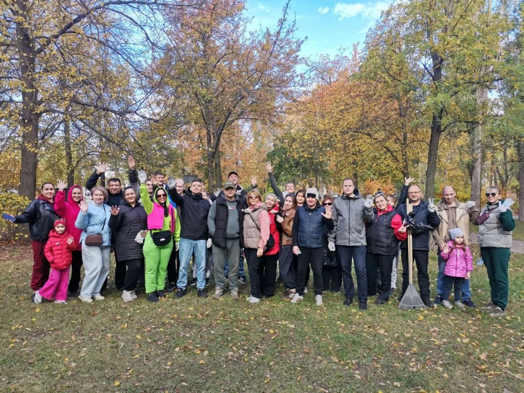 Коллектив ГЖИ Воронежской области принял участие в общегородском субботнике