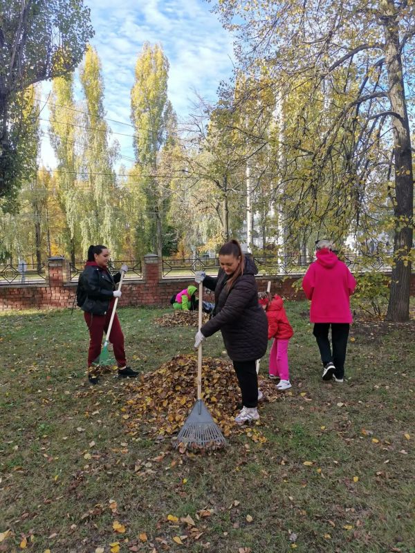 Коллектив ГЖИ Воронежской области принял участие в общегородском субботнике Коллектив ГЖИ Воронежской области принял участие в общегородском субботнике