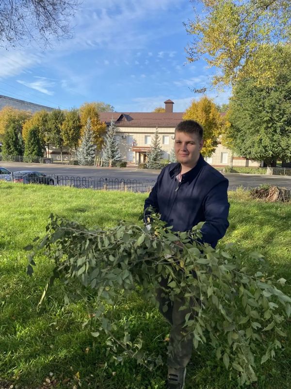Коминтерновский район принимает самое активное участие в общегородском субботнике, в рамках объявленного мэром Воронежа Сергеем Петриным месячника благоустройства Коминтерновский район принимает самое активное участие в общегородском субботнике, в рамках объявленного мэром Воронежа Сергеем Петриным месячника благоустройства