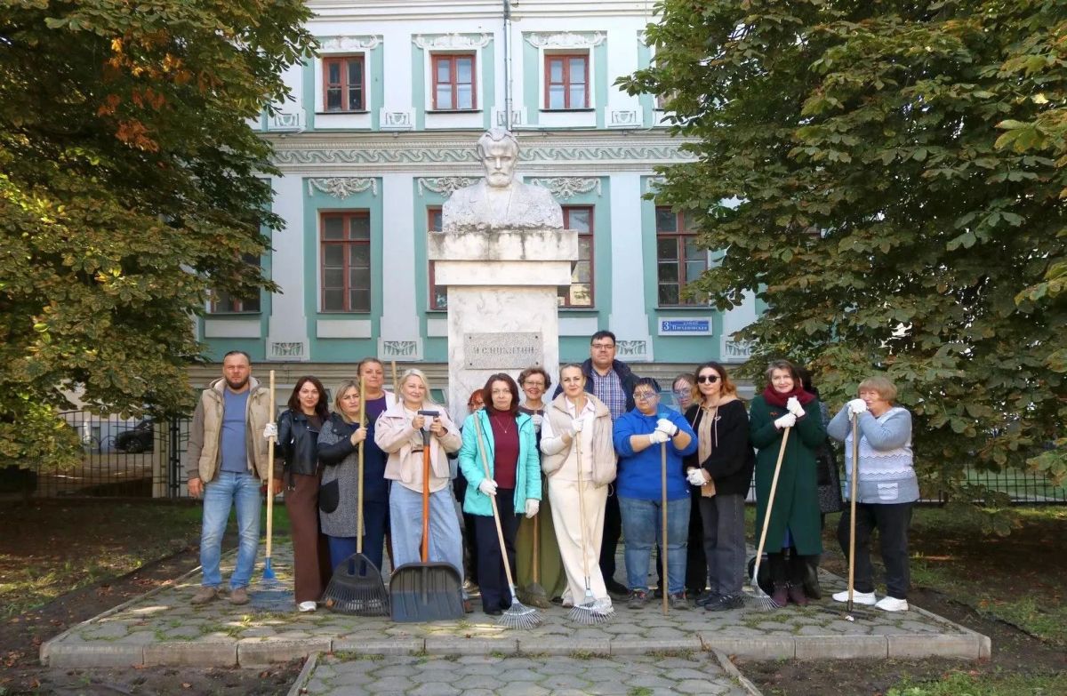 Подведомственные учреждения министерства культуры Воронежской области присоединились к ежегодному субботнику Подведомственные учреждения министерства культуры Воронежской области присоединились к ежегодному субботнику