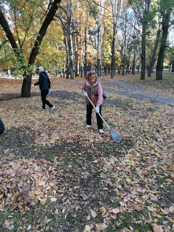 Коллектив ГЖИ Воронежской области принял участие в общегородском субботнике Коллектив ГЖИ Воронежской области принял участие в общегородском субботнике