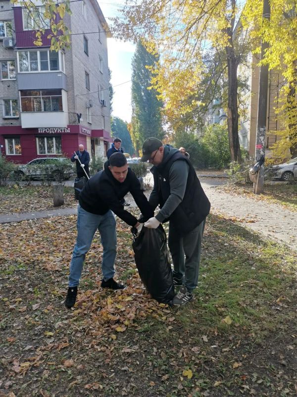 Коллектив ГЖИ Воронежской области принял участие в общегородском субботнике Коллектив ГЖИ Воронежской области принял участие в общегородском субботнике