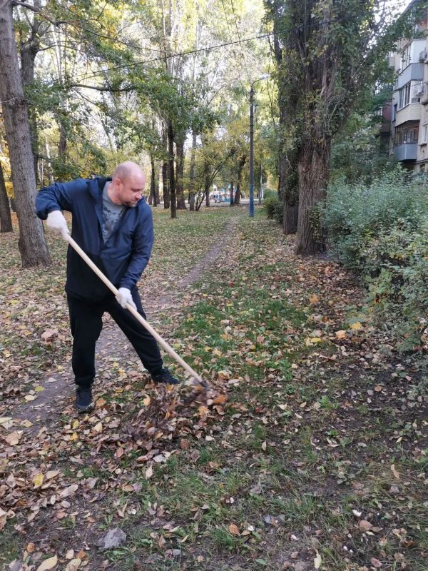 Коллектив ГЖИ Воронежской области принял участие в общегородском субботнике Коллектив ГЖИ Воронежской области принял участие в общегородском субботнике