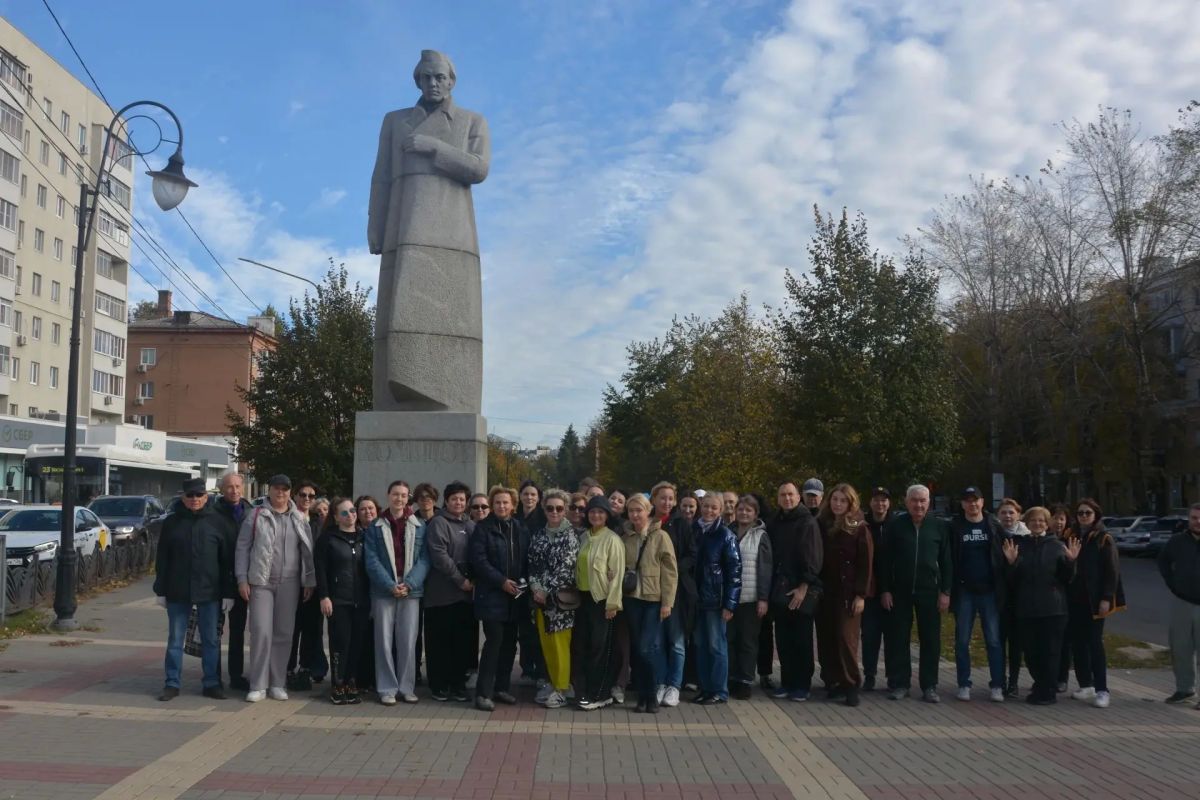 Есть в осени особенный день, когда воздух пахнет не только опавшей листвой, но и общим делом Есть в осени особенный день, когда воздух пахнет не только опавшей листвой, но и общим делом