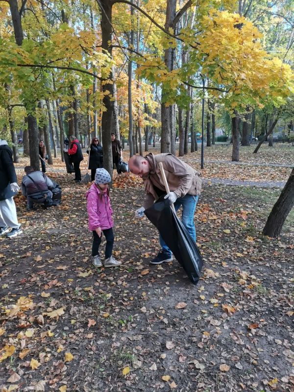 Коллектив ГЖИ Воронежской области принял участие в общегородском субботнике Коллектив ГЖИ Воронежской области принял участие в общегородском субботнике