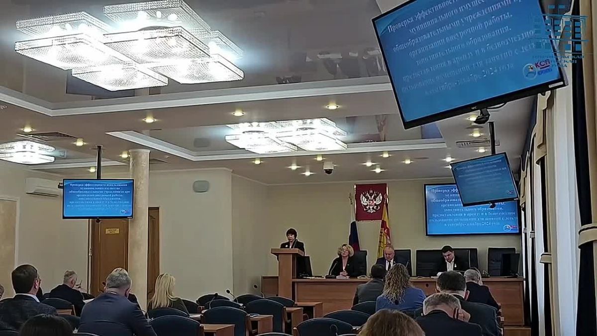 Сегодня принял участие в заседаниях постоянных комиссий нашей городской Думы