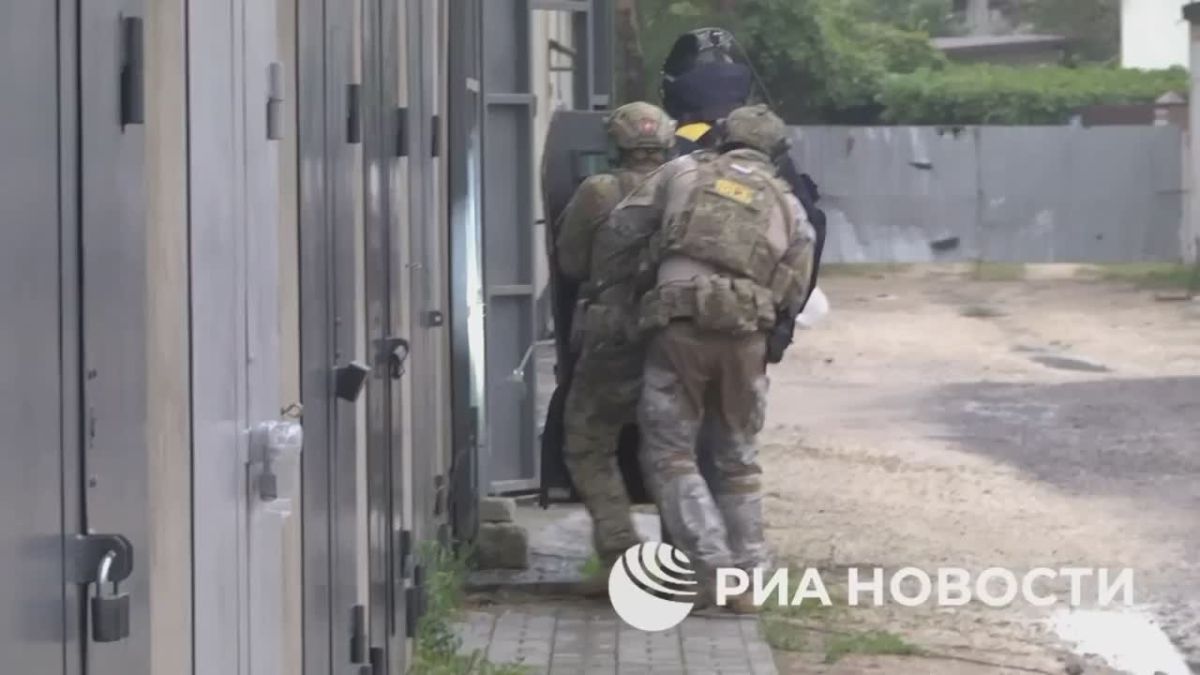 ФСБ предотвратила теракт на военном аэродроме "Балтимор" в Воронеже