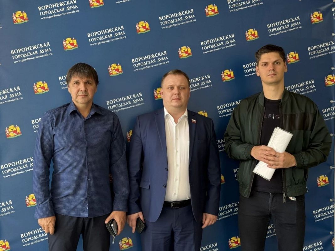 На улице Краснознамённой в Воронеже назрела проблема с безопасностью пешеходов — депутат взял вопрос на контроль