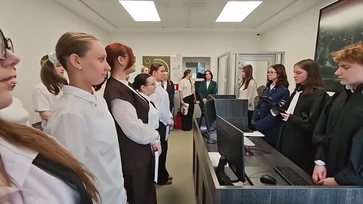 «Всем встать! Суд идет!». В единый день открытых дверей в техникумах Воронежской области студенты и преподаватели СПО показали все внутренние процессы обучения