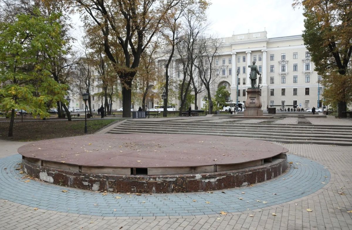 В Воронеже завершили консервацию муниципальных фонтанов на зиму В Воронеже завершили консервацию муниципальных фонтанов на зиму