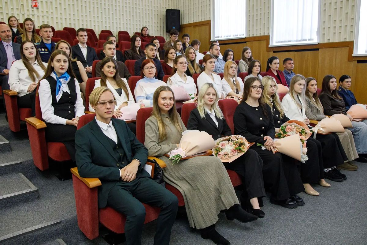 В областной Думе наградили победителей конкурса «Парламент 2030» В областной Думе наградили победителей конкурса «Парламент 2030»