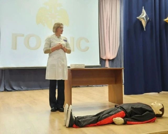 В семилукской СОШ №1 для учащихся шестых классов прошли занятия по основам оказания первой помощи