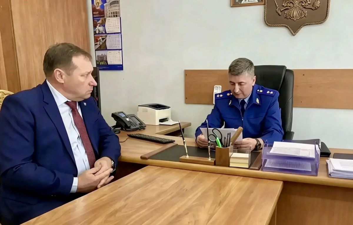 Прокурор области Сергей Филипенко провел выездной прием граждан в Нижнедевицком и Хохольском районах Прокурор области Сергей Филипенко провел выездной прием граждан в Нижнедевицком и Хохольском районах