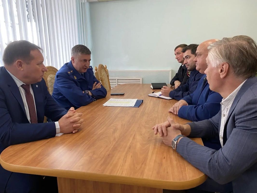 Прокурор области Сергей Филипенко провел выездной прием граждан в Нижнедевицком и Хохольском районах Прокурор области Сергей Филипенко провел выездной прием граждан в Нижнедевицком и Хохольском районах