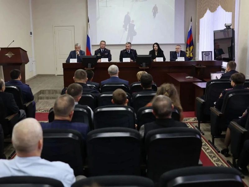 Министр региональной безопасности Воронежской области Игорь Попов принял участие в рабочей встрече с общественными объединениями правоохранительной направленности Министр региональной безопасности Воронежской области Игорь Попов принял участие в рабочей встрече с общественными объединениями правоохранительной направленности