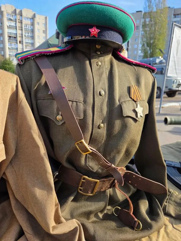 В Воронеже состоялась военно-патриотическая акция «День призывника» В Воронеже состоялась военно-патриотическая акция «День призывника»