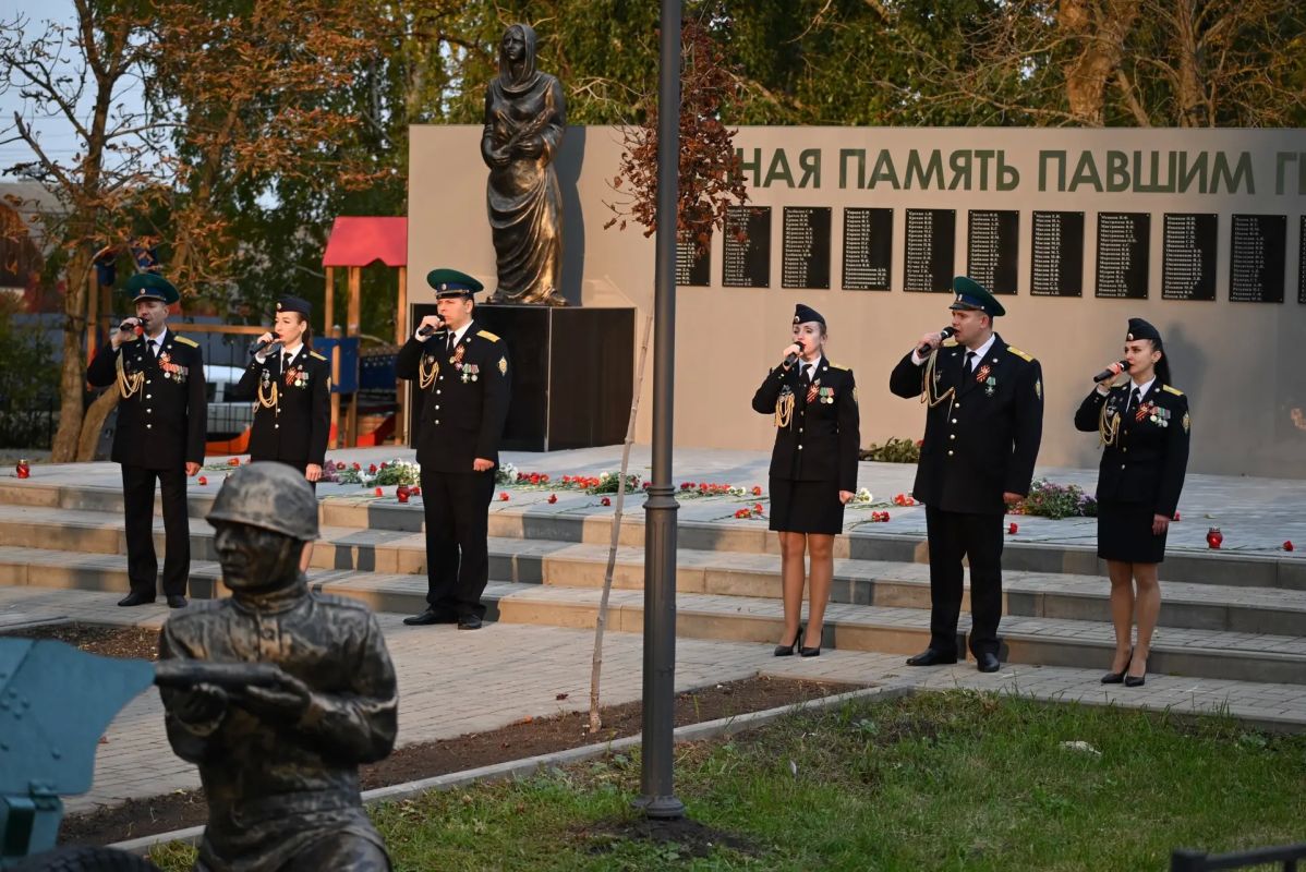 В селе Каширское состоялась торжественная церемония зажжения Вечного огня В селе Каширское состоялась торжественная церемония зажжения Вечного огня