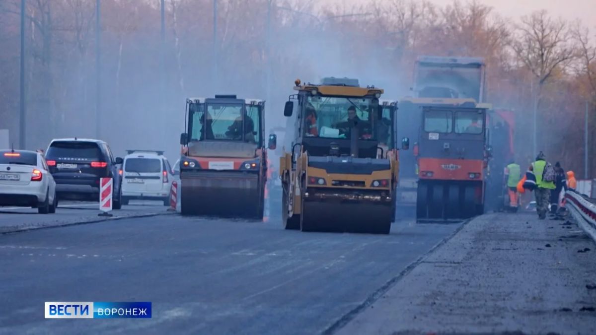 Ремонт возобновили на 25-километровом участке трассы М-4 – от начала обхода Воронежа до улицы Изыскателей Ремонт возобновили на 25-километровом участке трассы М-4 – от начала обхода Воронежа до улицы Изыскателей