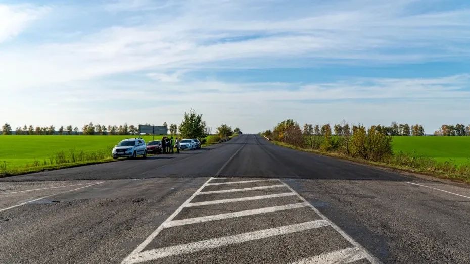 «Инфраструктура для жизни»: в Каширском районе ремонтируют участок дороги Воронеж – Нововоронеж – Воронеж – Луганск