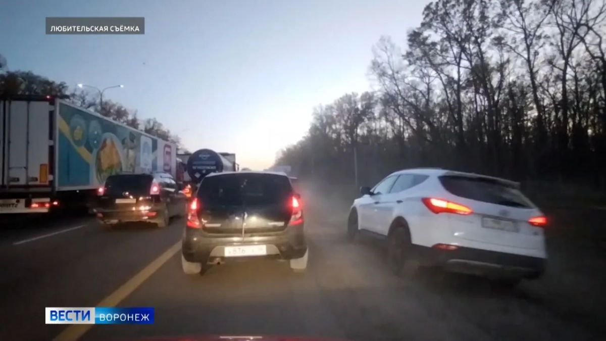 Ремонт возобновили на 25-километровом участке трассы М-4 – от начала обхода Воронежа до улицы Изыскателей Ремонт возобновили на 25-километровом участке трассы М-4 – от начала обхода Воронежа до улицы Изыскателей