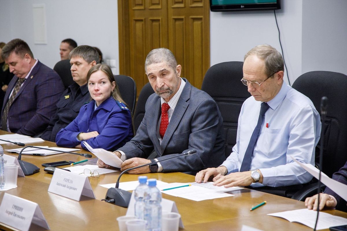 В областной Думе обсудили регулирование оборота электронных систем доставки никотина В областной Думе обсудили регулирование оборота электронных систем доставки никотина