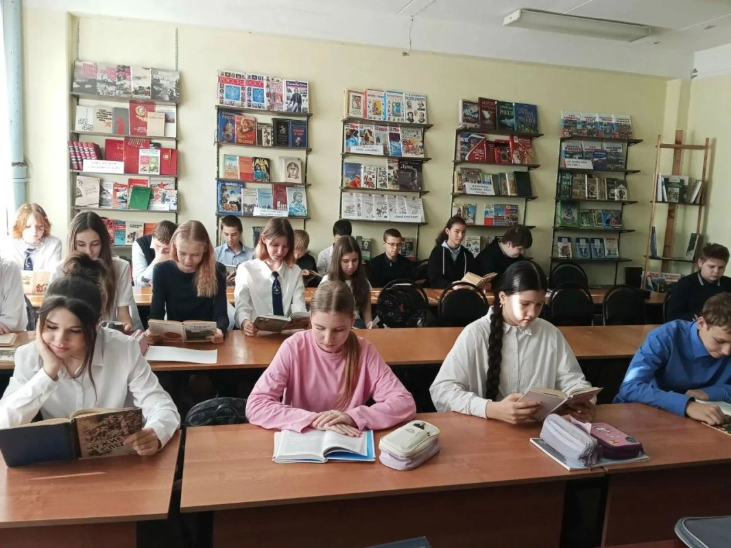 В Ленинском районе отметили Международный день школьных библиотек В Ленинском районе отметили Международный день школьных библиотек