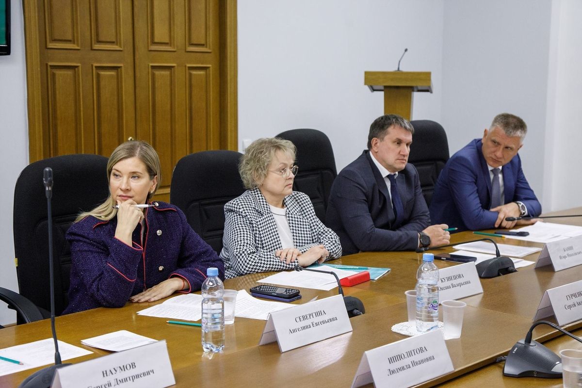 В областной Думе обсудили регулирование оборота электронных систем доставки никотина В областной Думе обсудили регулирование оборота электронных систем доставки никотина
