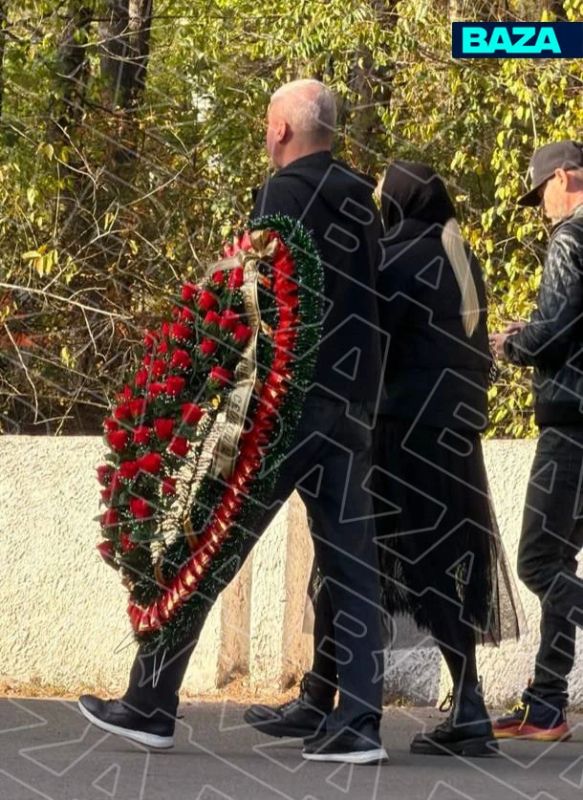 Похороны Миши Маваши в Воронеже проходят в режиме полной секретности — «База» публикует подробности и кадры с места событий Похороны Миши Маваши в Воронеже проходят в режиме полной секретности — «База» публикует подробности и кадры с места событий