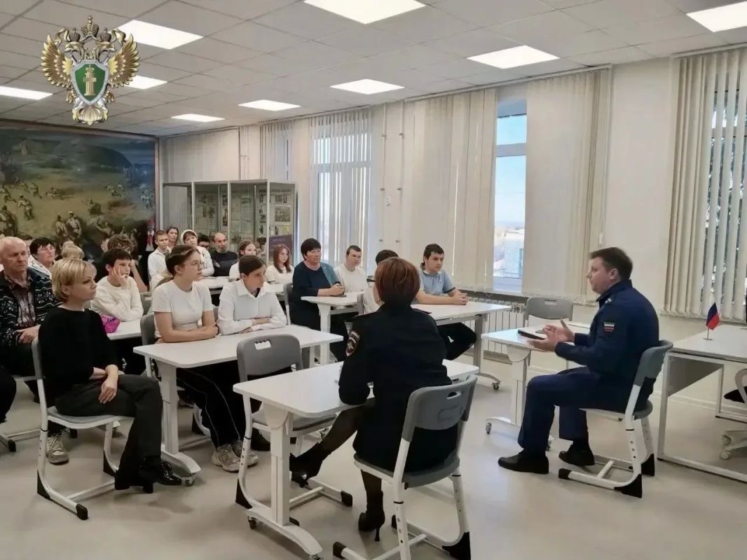 Представитель прокуратуры области принял участие в профилактических мероприятиях по вопросам защиты прав несовершеннолетних Представитель прокуратуры области принял участие в профилактических мероприятиях по вопросам защиты прав несовершеннолетних