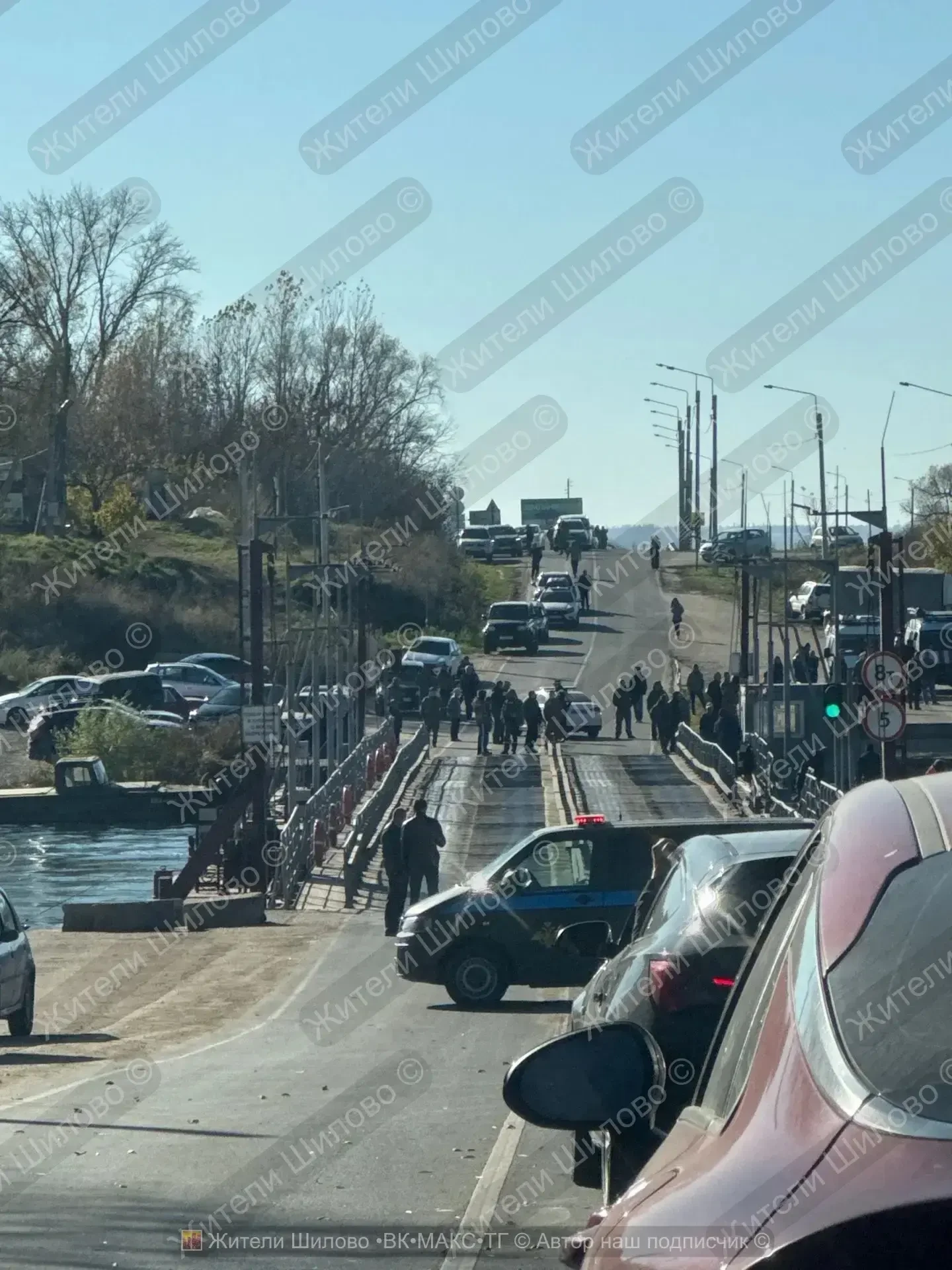 В Воронеже автомобиль упал в Дон с понтонного моста в Шилово