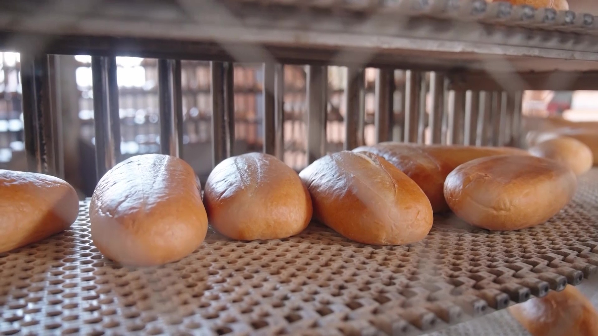 85 лет уфимскому хлебу: «Восход» обновляет производство и готовит новые продукты