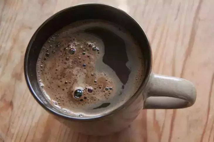 Не пейте это сразу после еды: 3 напитка, которые мешают пищеварению и вредят здоровью