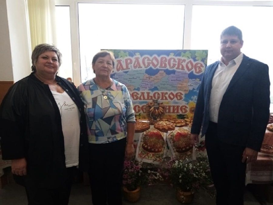 Тарасовский район отметил День сельского хозяйства с пирожками и награждениями