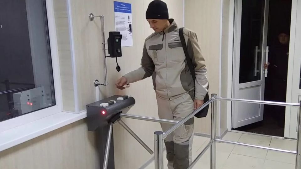 Трижды уволенный токарь борется за свои права: absurd против закона