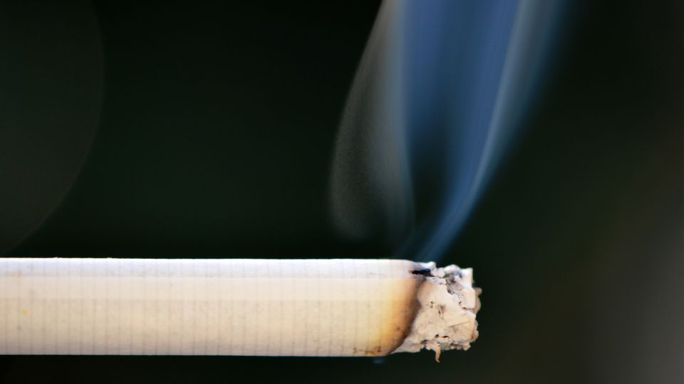 Как привлечь соседа к ответственности за окурки на балконе: важные советы