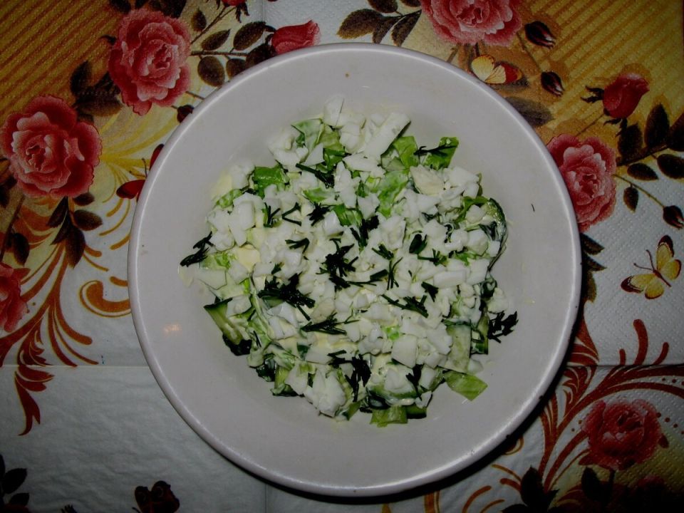 Легкий зеленый салат: быстрый и вкусный рецепт для праздничного стола