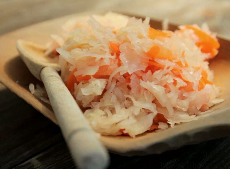Неочевидные ошибки в хранении квашеной капусты: как сохранить вкус и свежесть на длительное время