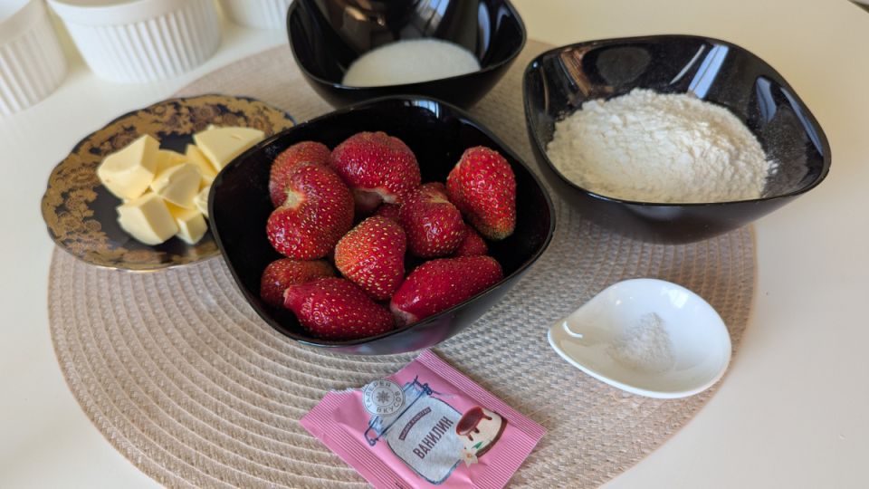 Летний десерт с клубникой, который точно удивит вас