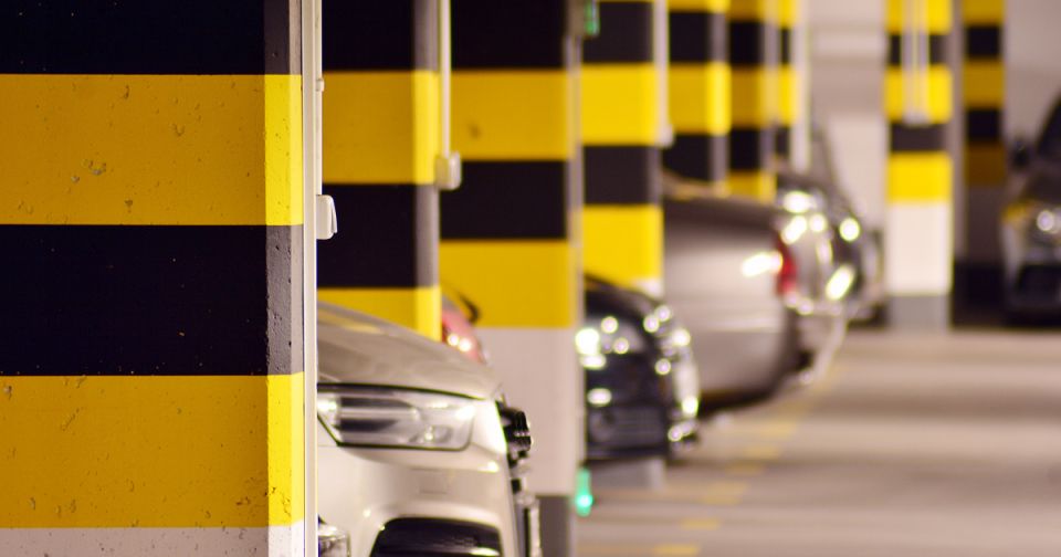 Наказание для управляющей компании за несанкционированные розетки в паркинге