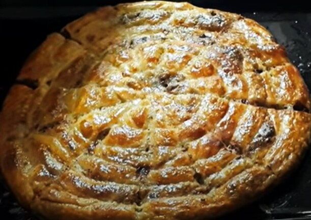 Непревзойденный мясной пирог-улитка, заставляющий просить добавки